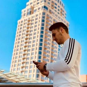 Meet your Posher, Robert